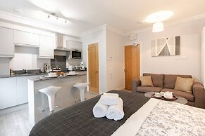 11 Helena House Business Apartment