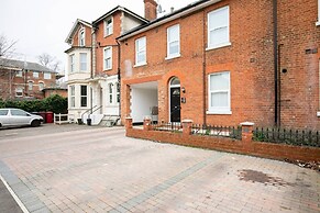 11 Helena House Business Apartment