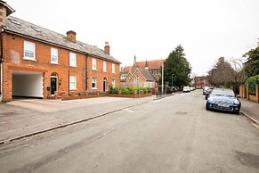 11 Helena House Business Apartment