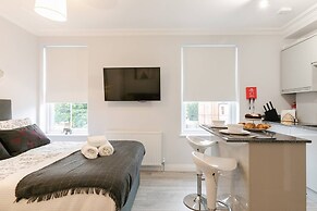 11 Helena House Business Apartment