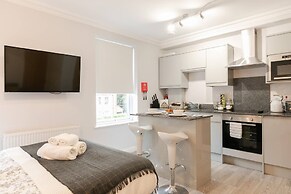 11 Helena House Business Apartment