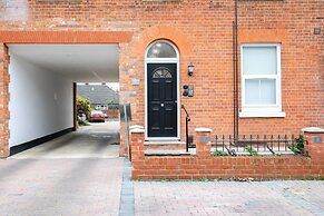 11 Helena House Business Apartment