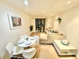 2-bed Apartment Parking Deep Cleaned Professionally