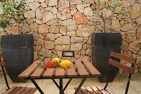 Apartment 3 With Pool And Sea View