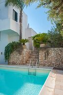 Apartment 3 With Pool And Sea View