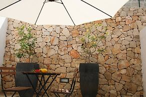 Apartment 3 With Pool And Sea View