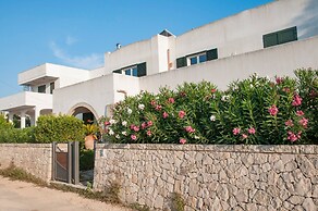 Apartment 3 With Pool And Sea View