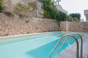 Apartment 3 With Pool And Sea View