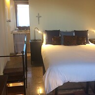 Adorable Tuscan Cottage With Beautiful Garden Just Outside Lucca, Slee