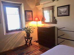 Adorable Tuscan Cottage With Beautiful Garden Just Outside Lucca, Slee