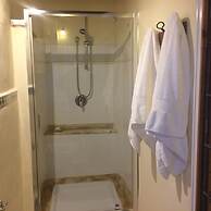 Adorable Tuscan Cottage With Beautiful Garden Just Outside Lucca, Slee