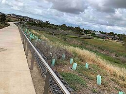 5br Luxury House 20 Min To Cbd Spacious Living