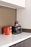 5br Luxury House 20 Min To Cbd Spacious Living