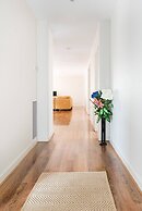 5br Luxury House 20 Min To Cbd Spacious Living