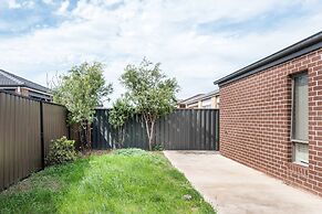 5br Luxury House 20 Min To Cbd Spacious Living