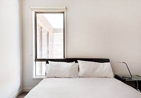 5br Luxury House 20 Min To Cbd Spacious Living