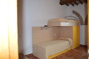 Apartment With Private Garden in Tuscany