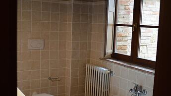 Apartment With Private Garden in Tuscany