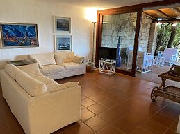 Domus Olivarum - Costa Smeralda 7 Guest and 2 Pk Wifi A - C big Garden