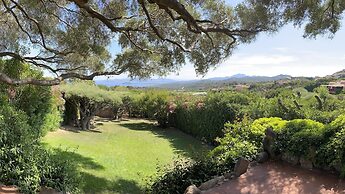 Domus Olivarum - Costa Smeralda 7 Guest and 2 Pk Wifi A - C big Garden
