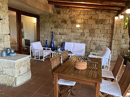 Domus Olivarum - Costa Smeralda 7 Guest and 2 Pk Wifi A - C big Garden