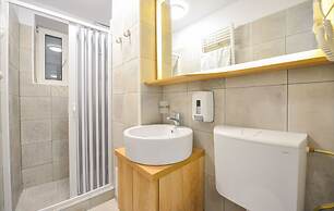 Sunshine Apartment - Cismigiu Gardens