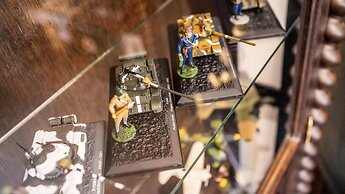 Ussr City Center Luxurious Apartment , Lives the Life of Soviet Genera