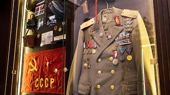 Ussr City Center Luxurious Apartment , Lives the Life of Soviet Genera