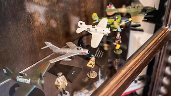 Ussr City Center Luxurious Apartment , Lives the Life of Soviet Genera