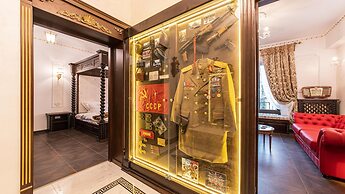 Ussr City Center Luxurious Apartment , Lives the Life of Soviet Genera