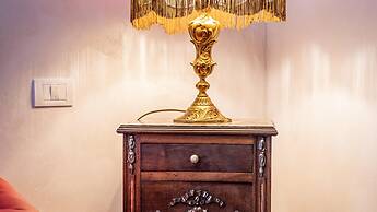 Ussr City Center Luxurious Apartment , Lives the Life of Soviet Genera