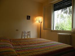 House in Marina di Pietrasanta With Large Garden 300 Meters From the s