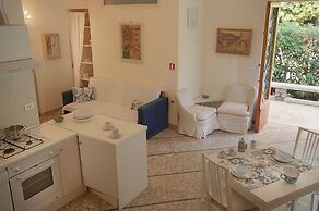 House in Marina di Pietrasanta With Large Garden 300 Meters From the s