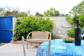 Charming Home On The Beach With Spacious Terraces & Garden - Pets Allo
