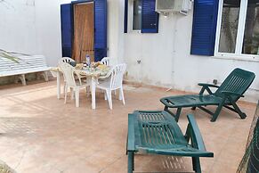 Charming Home On The Beach With Spacious Terraces & Garden - Pets Allo