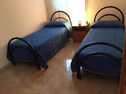 Charming Home On The Beach With Spacious Terraces & Garden - Pets Allo