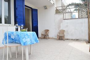 Charming Home On The Beach With Spacious Terraces & Garden - Pets Allo