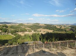 Podere Caldaruccio La Pineta - 26 People Cottage & Villa