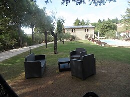 Podere Caldaruccio La Pineta - 26 People Cottage & Villa