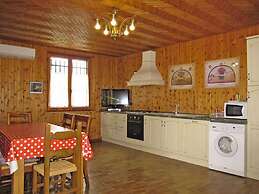 Podere Caldaruccio La Pineta - 26 People Cottage & Villa