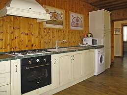 Podere Caldaruccio La Pineta - 26 People Cottage & Villa