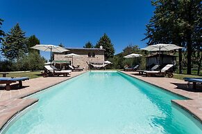 Podere Caldaruccio La Pineta - 26 People Cottage & Villa