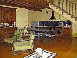 Podere Caldaruccio La Pineta - 26 People Cottage & Villa