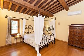 Podere Caldaruccio La Pineta - 26 People Cottage & Villa