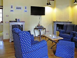 Podere Caldaruccio La Pineta - 26 People Cottage & Villa