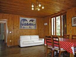 Podere Caldaruccio La Pineta - 26 People Cottage & Villa