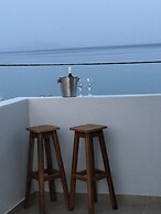 Fotaki's Home - Comfortable Newbuilt 2 Bedroom Home, 20 Meters From th