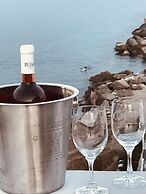 Fotaki's Home - Comfortable Newbuilt 2 Bedroom Home, 20 Meters From th