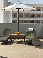 Fotaki's Home - Comfortable Newbuilt 2 Bedroom Home, 20 Meters From th