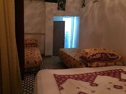 Family Room for 6 Peoples Sunny Riad Inside Medina Fes El Bali